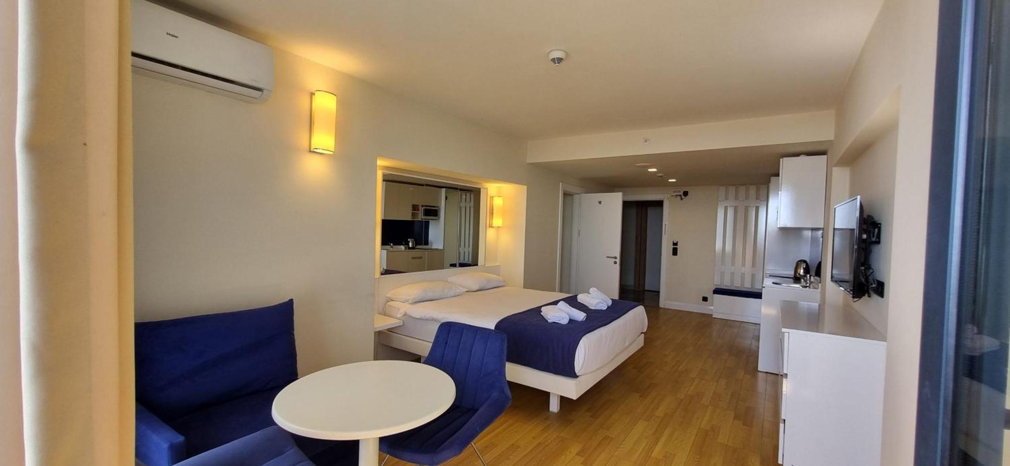 Sea View Apartments In Orbi City バトゥーミ エクステリア 写真