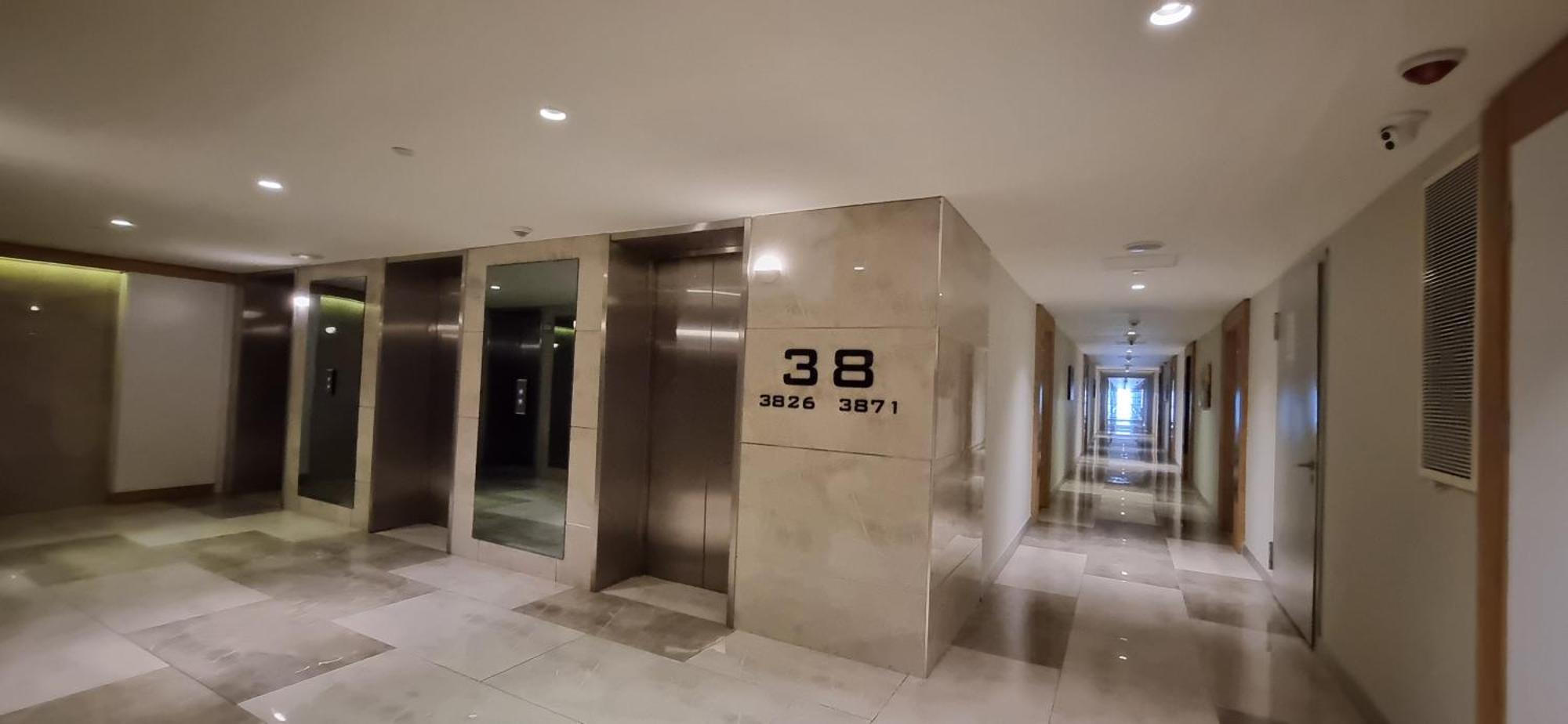 Sea View Apartments In Orbi City バトゥーミ エクステリア 写真