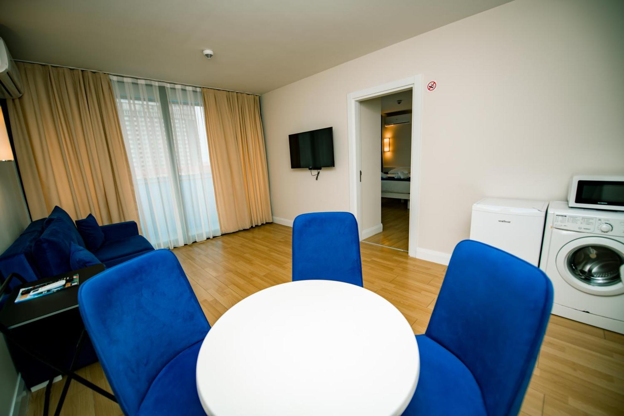 Sea View Apartments In Orbi City バトゥーミ エクステリア 写真