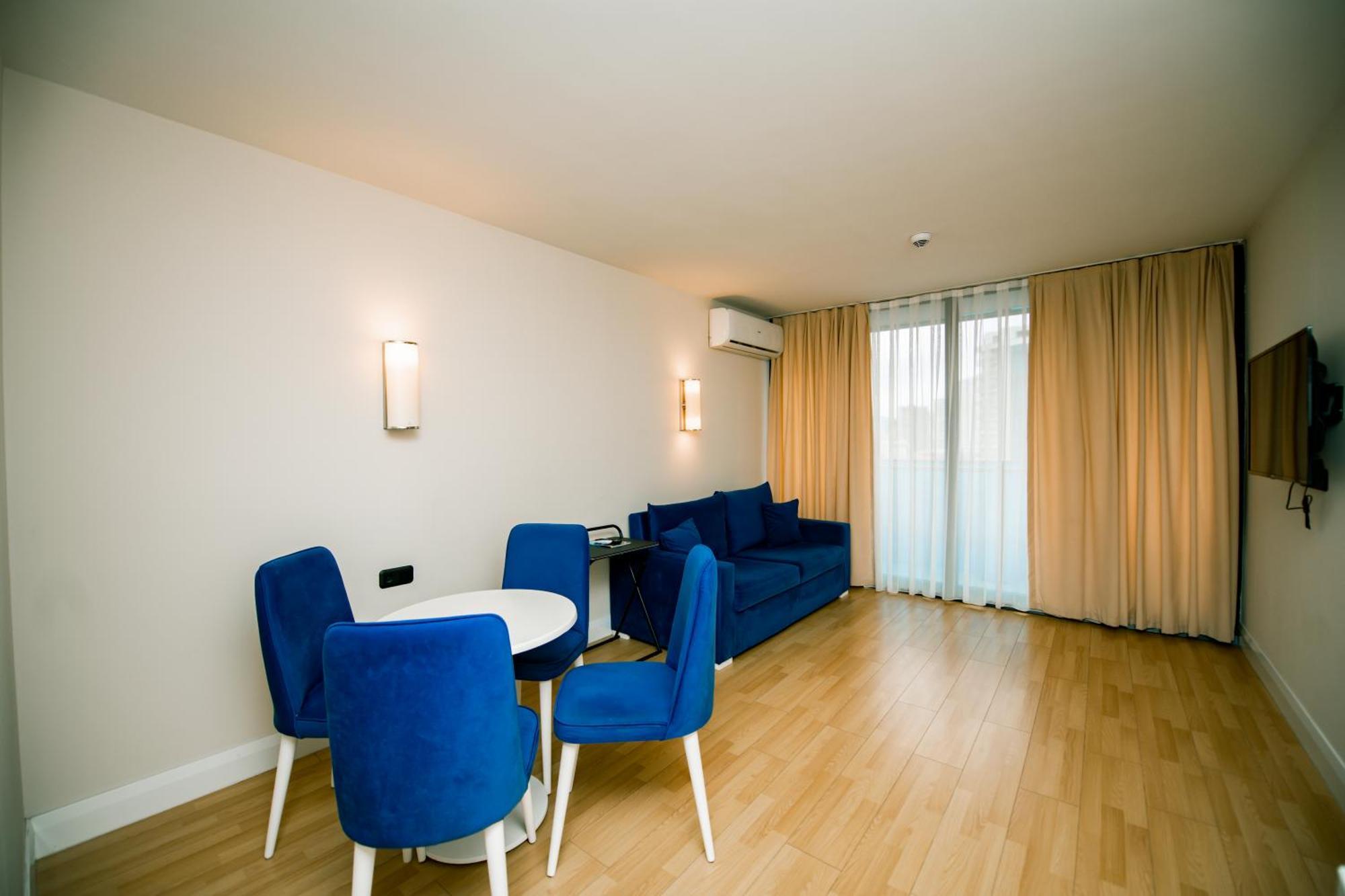 Sea View Apartments In Orbi City バトゥーミ エクステリア 写真