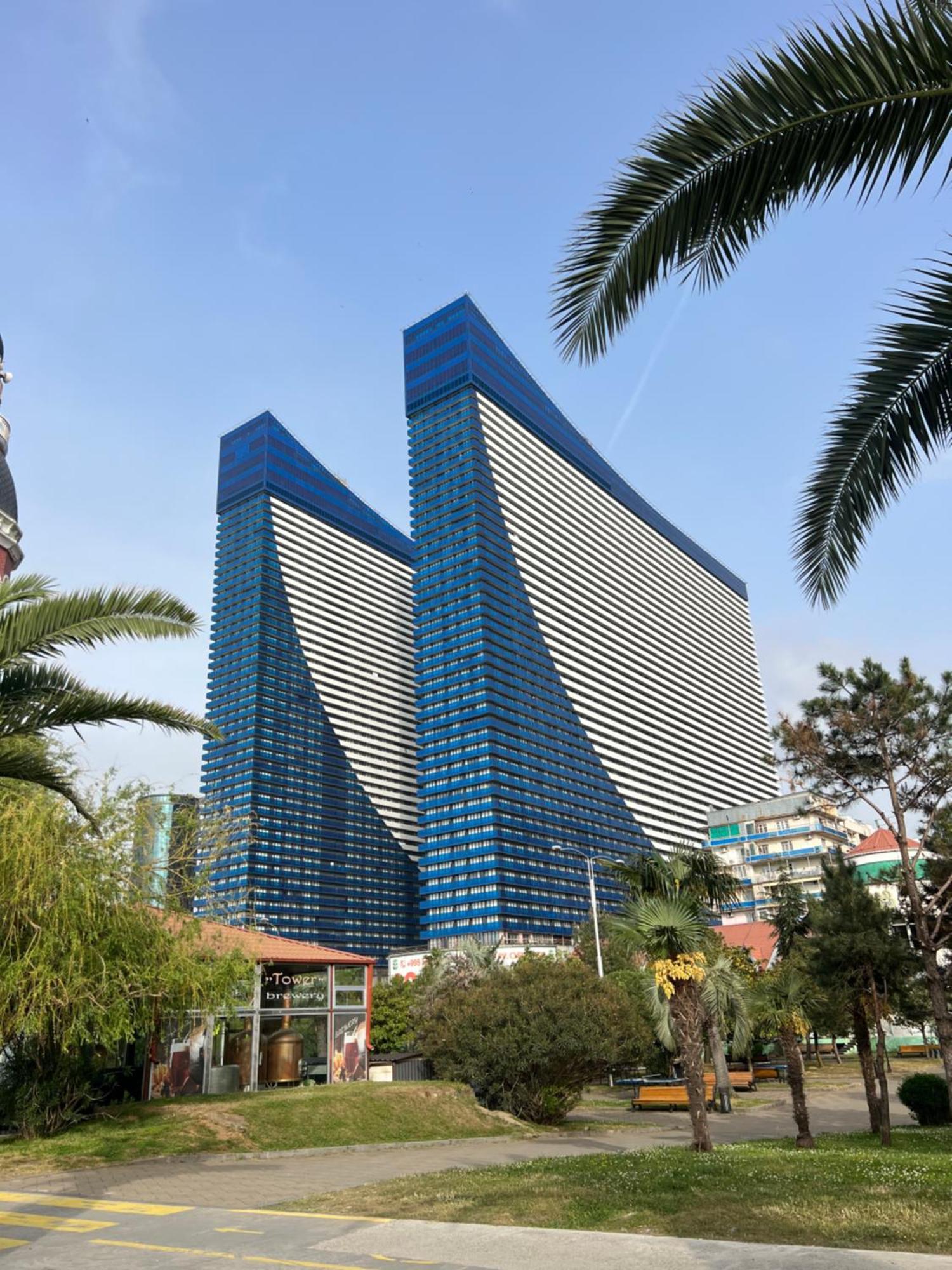 Sea View Apartments In Orbi City バトゥーミ エクステリア 写真