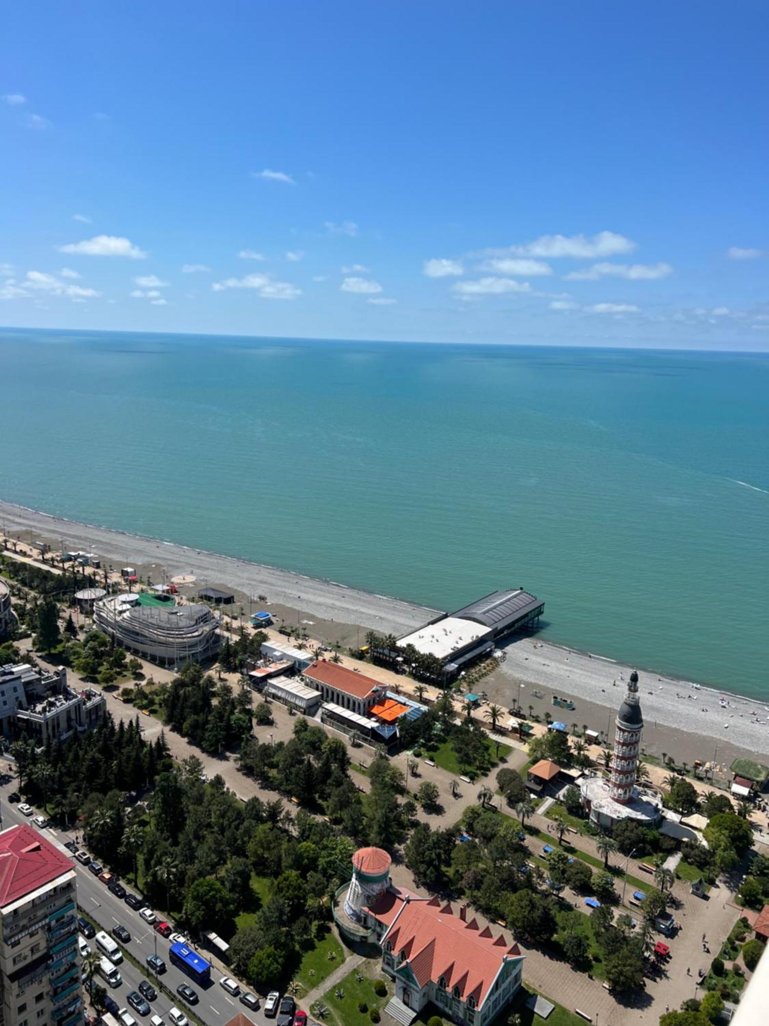 Sea View Apartments In Orbi City バトゥーミ エクステリア 写真